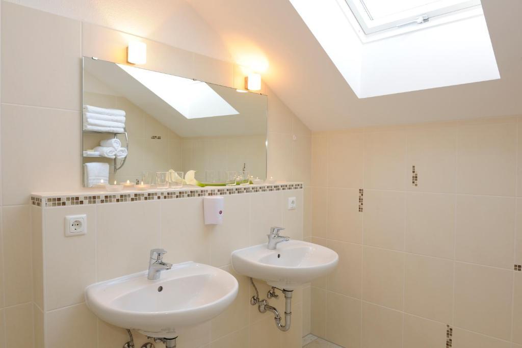 Hotel Inspiration Garni Tittmoning Quarto foto